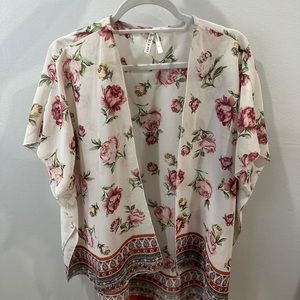 S - Live 4 Truth off-white flowery kimono. Made in India

Fits many body types